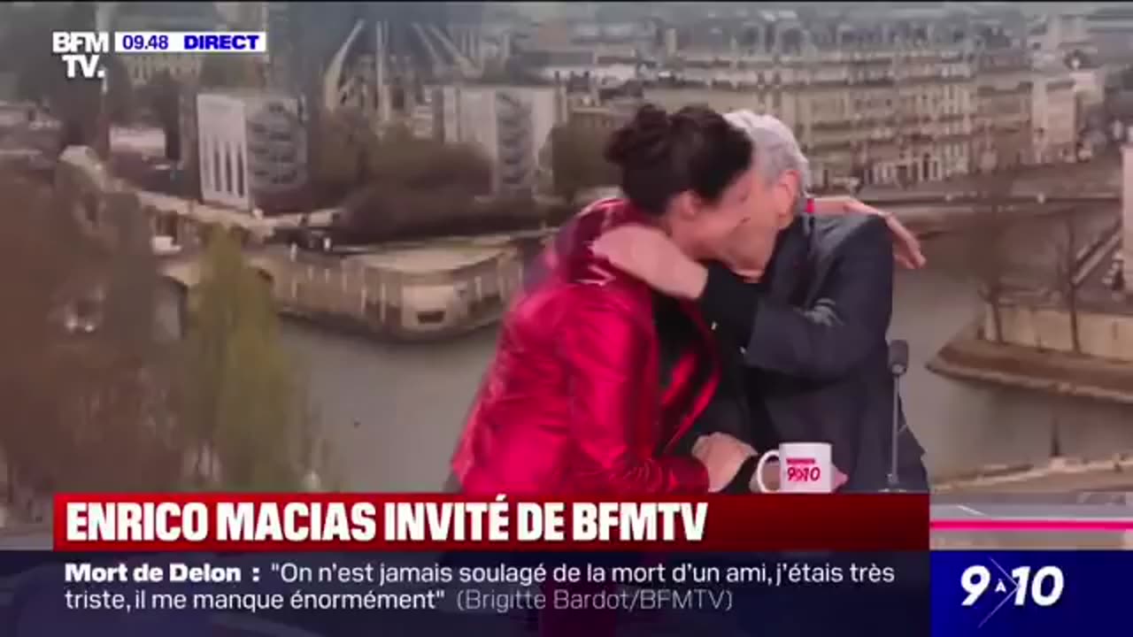 BFM TV, le chanteur Enrico Macias était en larmes en évoquant les "bébés tués par le Hamas"