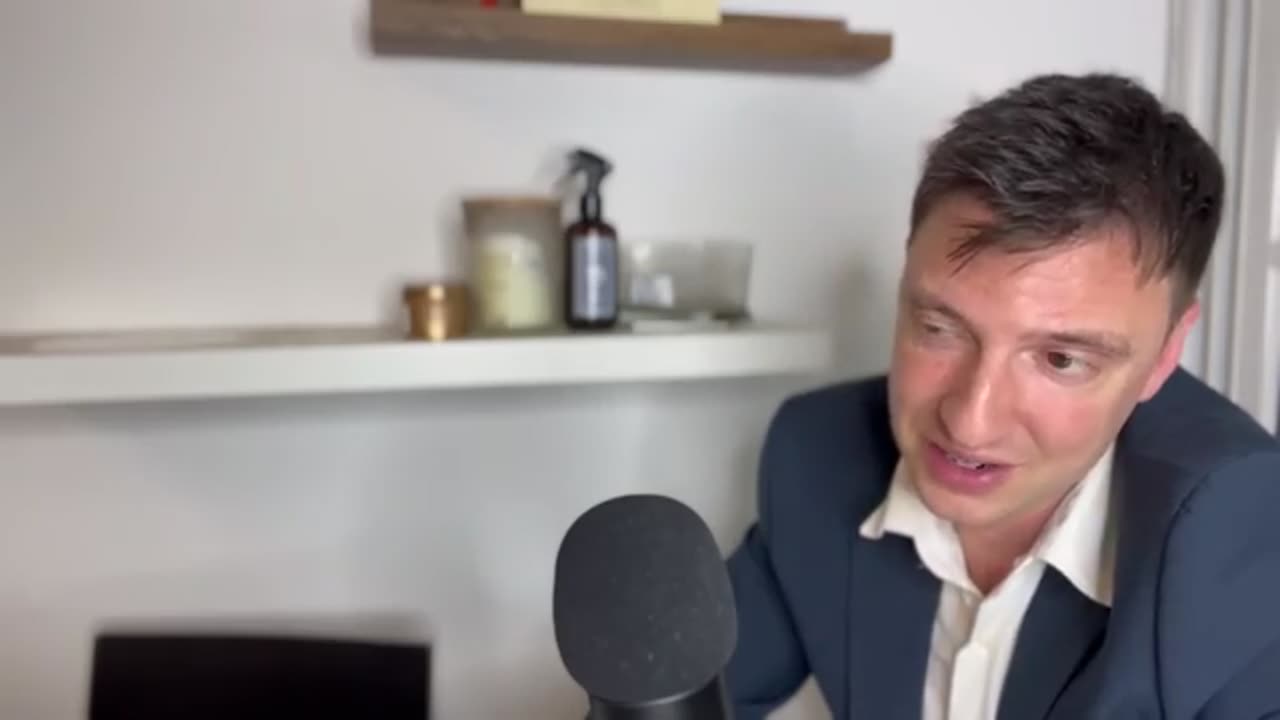 Lex Fridman interviewing Douglas Murray parody