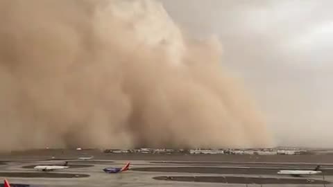 Massive haboob rolls into Phoenix August 25, 2025