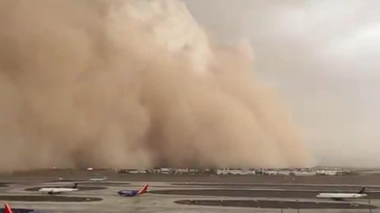 Massive haboob rolls into Phoenix August 25, 2025