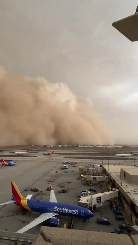 Massive haboob rolls into Phoenix August 25, 2025