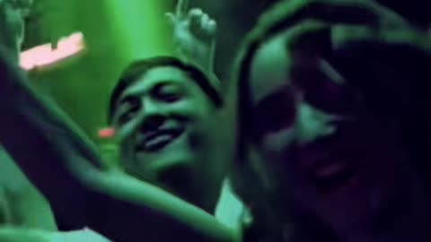 New York dance club music with party women