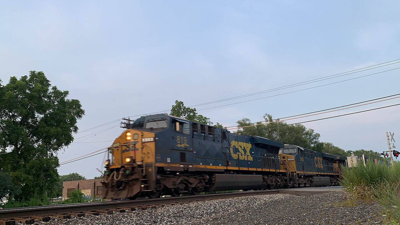 CSX Trains 819, 5425 and 3338 head to the yard