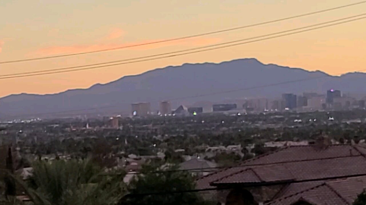 Did you SEE tonight's HAZY Las Vegas sunset? Check THIS out! 08.27.2025 #follow #lasvegas #gaming
