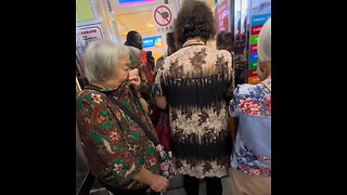 Pareja enfrenta racismo por olor en China