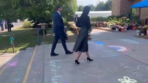🇺🇸⚖️🇺🇸🗽🇺🇸🔒🇺🇸 JD Vance and Usha Vance have arrived at Annunciation Catholic Church.