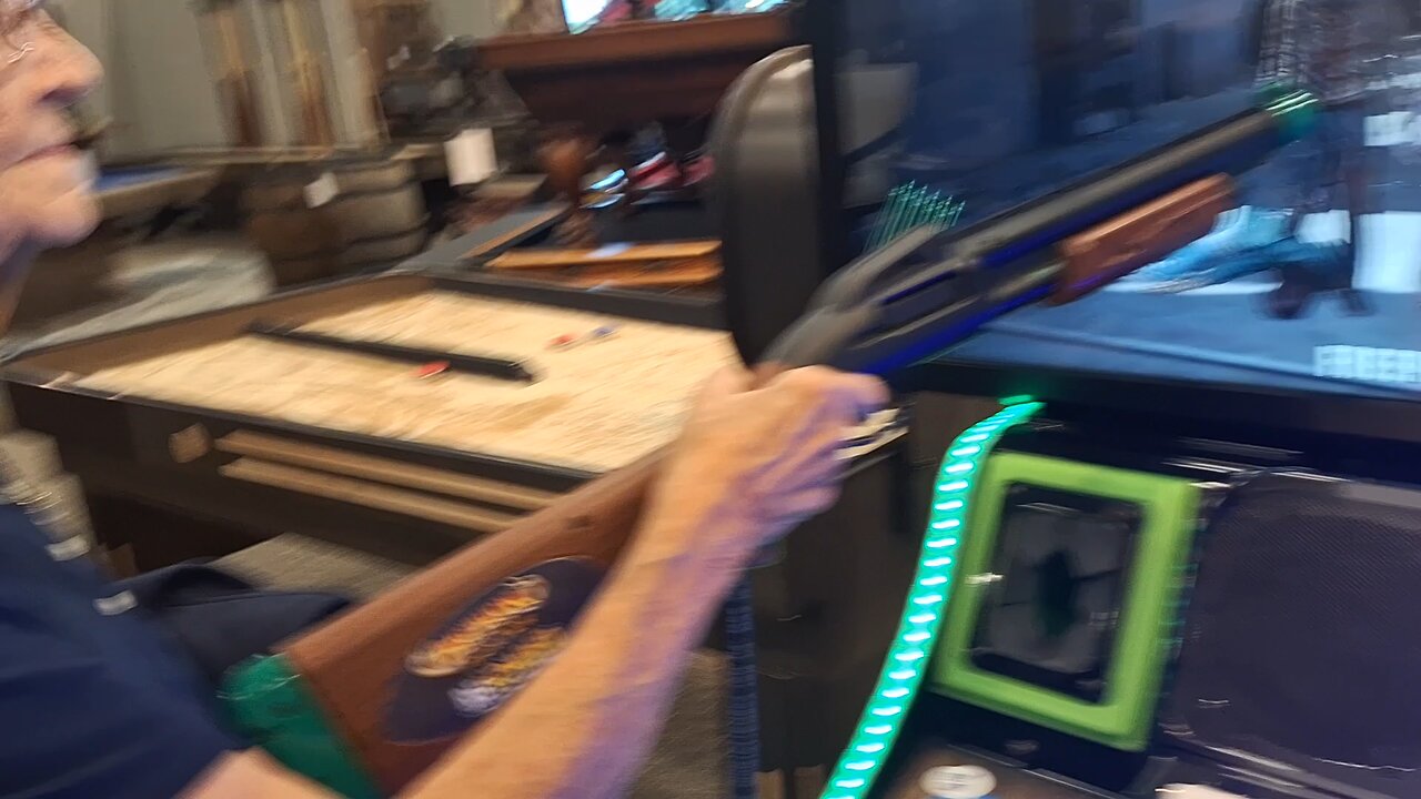 Got mom to play Waljing Dead game.🤣