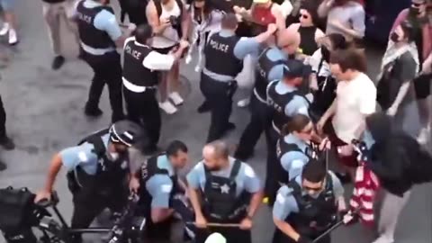Anti-ICE rioter in Chicago gets chased down Tuesday by police with the action caught