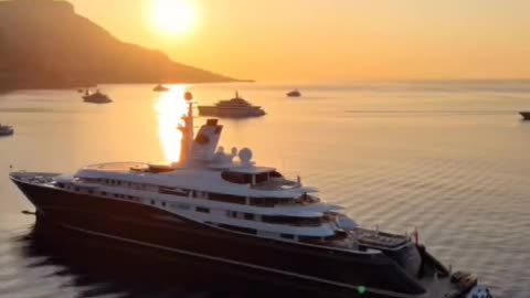 🛥 This is what $825 million looks like!💵
