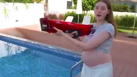 $1 vs $1000 Water Gun