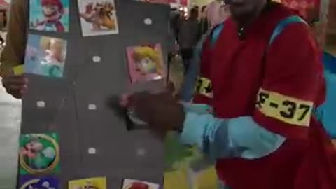 Incredible: Last Mario Character On The Board Wins! @universalstudioshollywood