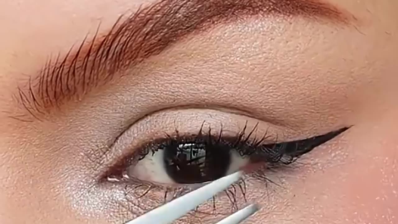 Eyeliner hack you must know