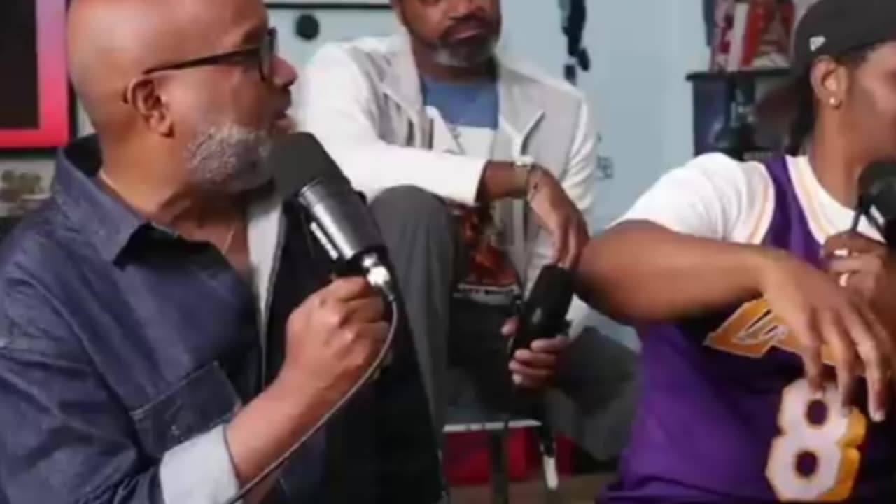 Ooops! Justin got caught not preparing for the show 😆