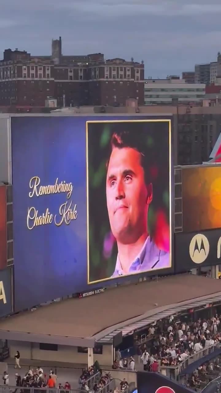 New York Yankees honored Charlie Kirk today… 💔
