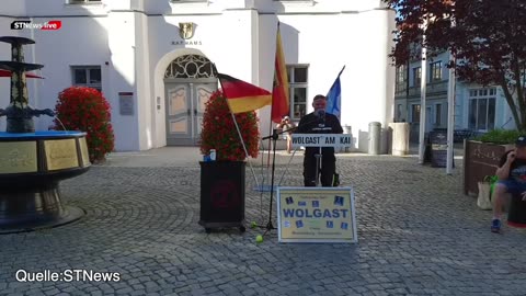 Wolgast - Falko eröffnet die Kundgebung 01-07-2025