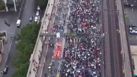 Israel is Losing Support in the West [Footage From Sydney Australia Supporting Gaza]