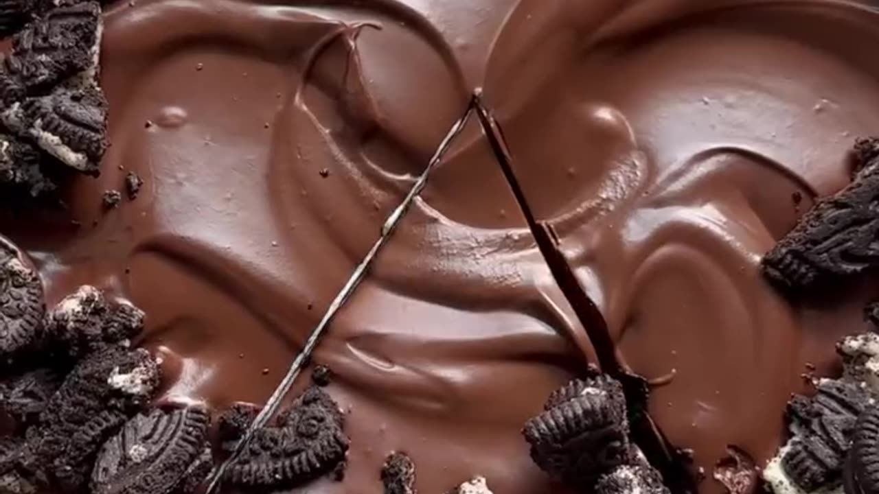 Oreo Cheesecake | No-Bake, Ultra Creamy & Loaded with Cookies!