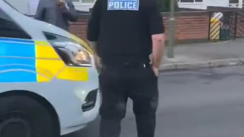 This is Anerley Road, Bromley in Kent where a man shows total disrespect to the police.