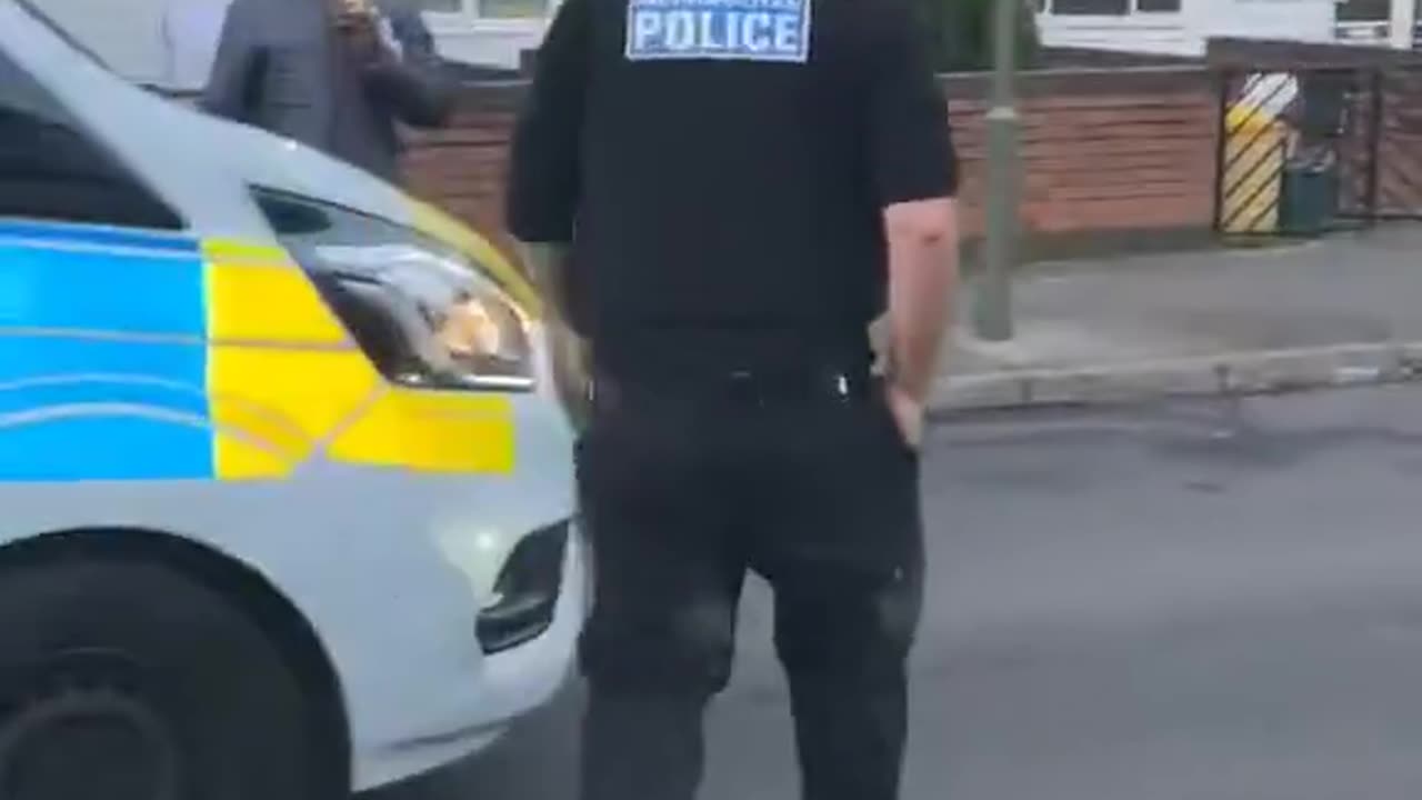 This is Anerley Road, Bromley in Kent where a man shows total disrespect to the police.