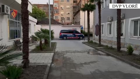 EMRI/ Në kërkim ndërkombëtar për vrasje dhe armëmbajtje pa leje, arrestohet 45-vjeçari në Vlorë