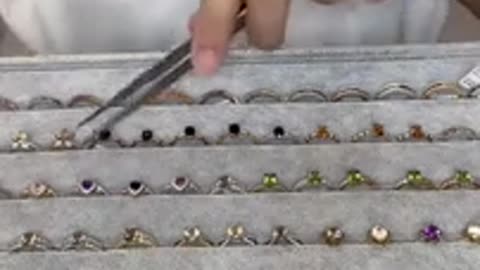 Phụ kiện trang sức live sập sàn