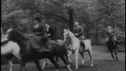 [FOX-MOVIETONE NEWSREEL EXCERPTS] - [FOX-MOVIETONE NEWSREEL EXCERPTS] - cbs-cbswwi-9