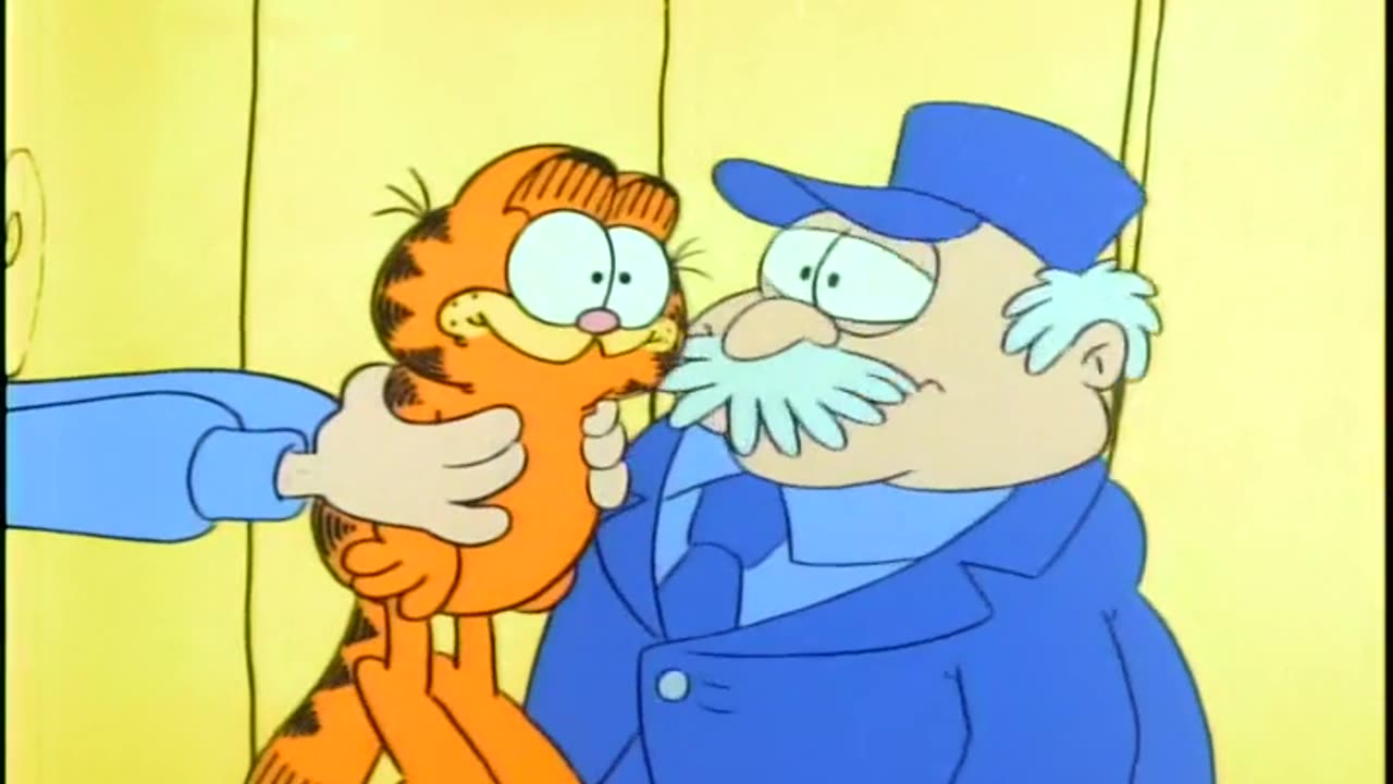 Garfield And Friends-Up A Tree