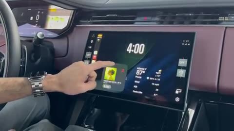 iOS 26 Apple CarPlay Hands-On: Everything You NEED to Know!