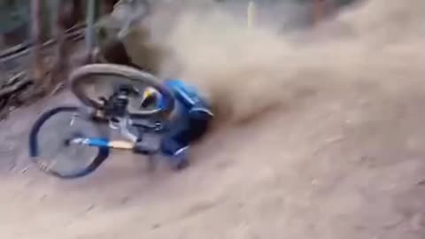 Si no vas a usar casco… mejor ni lo intentes 😱🪖