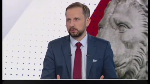 Funkcjonariusze wysłani na front, w TVP iście wojenna retoryka. Czysta woda.