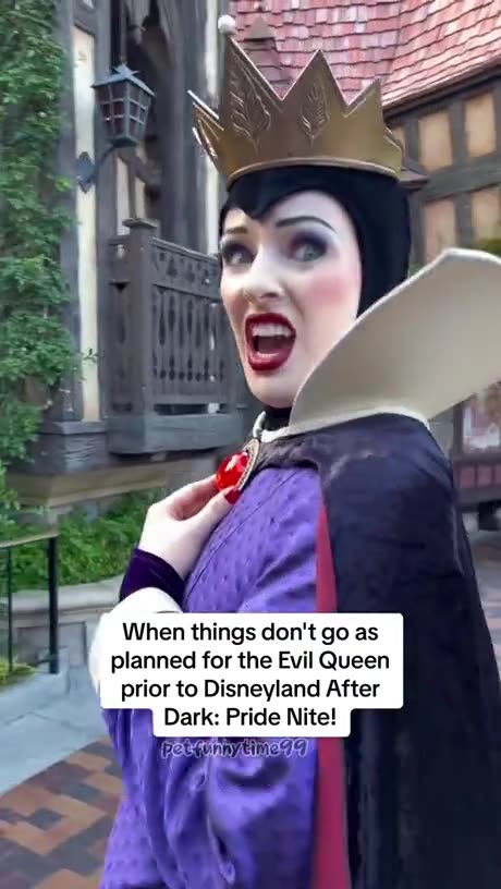 The real Evil Queen. Her acting is so good, it doesn't even feel like she's acting.