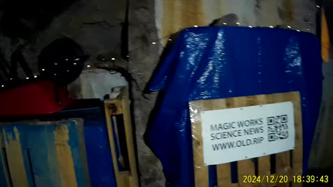 241220C___Madeira_NS-404,_small_lights_with_solar_panel_charging.(1080p)