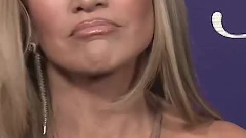 Jennifer Lopez At the 2025 AMAs Without Filters Or Photoshop - Jlo / Jlulu
