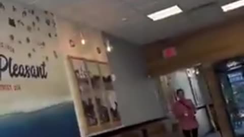Niggly female rant at Jersey Mikes calls white man da Nword & faggot