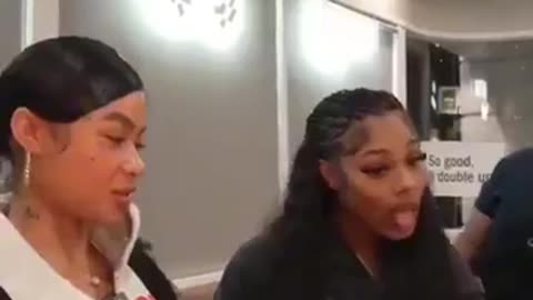 “Zoe’s Side-Eye Says It All 👀 While India Shows Love to DDG”
