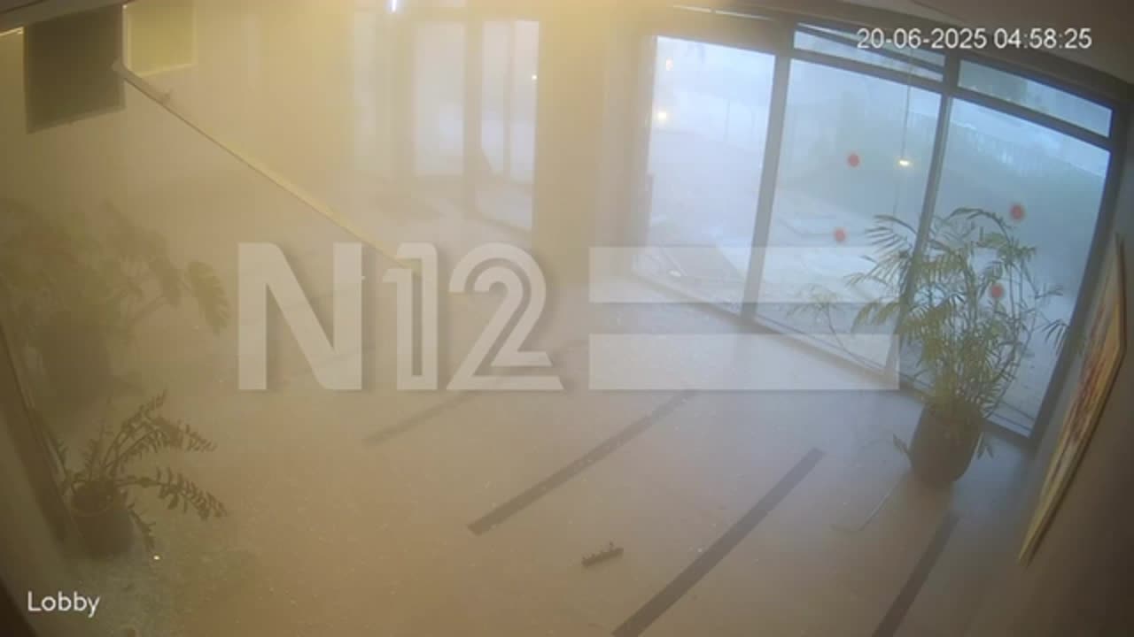 Documentation: The moment the Iranian missile hit Be'er Sheva earlier this morning