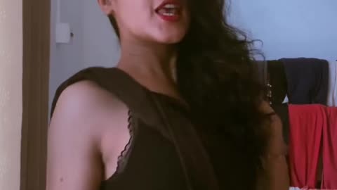 Hot xxx Desi bhabhi dance 🤤🥰 #desibhabhi #hotbhabhi #xxx #rumbletrending #trending #viral