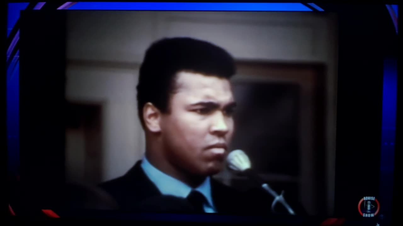 MUHAMMED ALI STANDING BOLD BEFORE HIS ENEMIES.