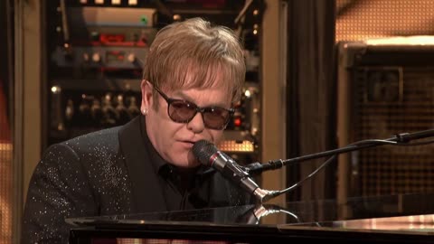Bennie and the Jets - Elton John (live)