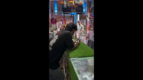 भईया यहा कैमरा लगा है