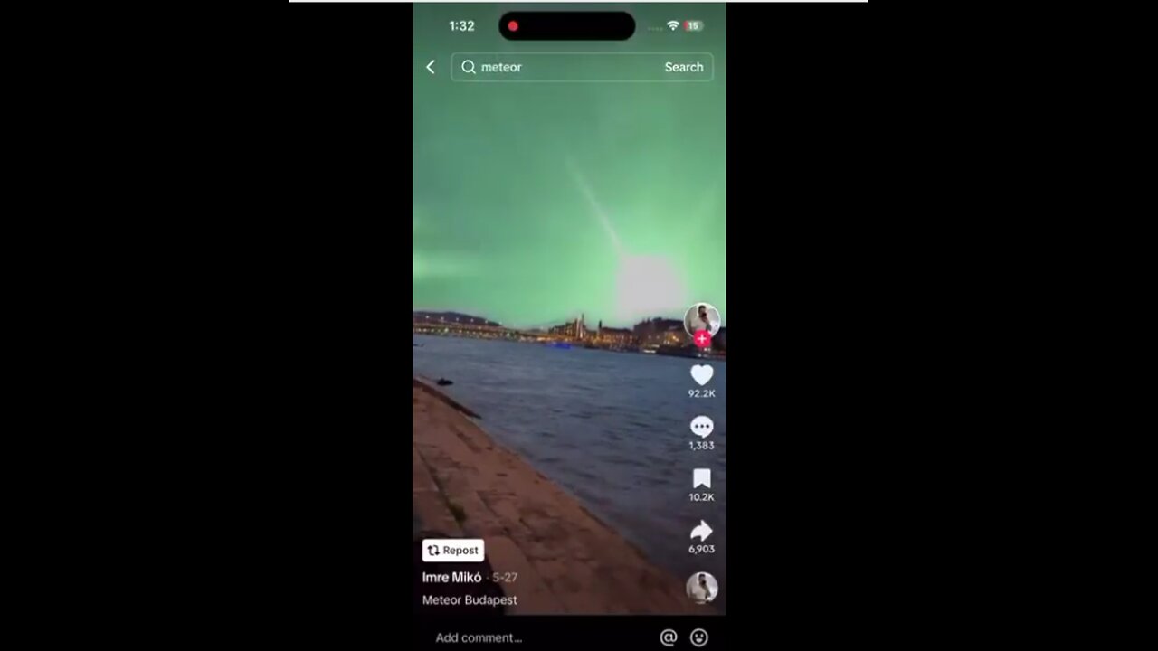 Slow-moving meteors or what ?