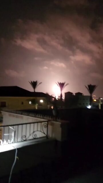 Israeli interceptor missile malfunctioning and crashing