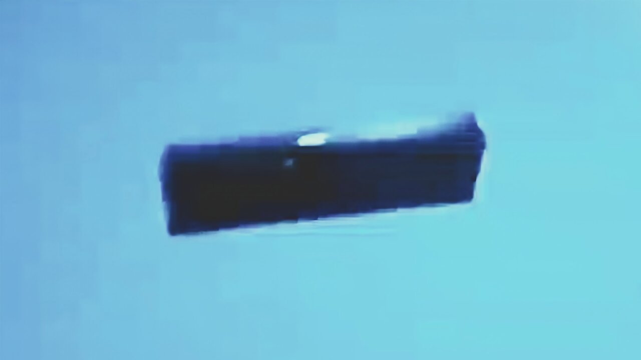 Incredible ISS Footage Shows Two Anomalous Craft Flying in Earth's Atmosphere