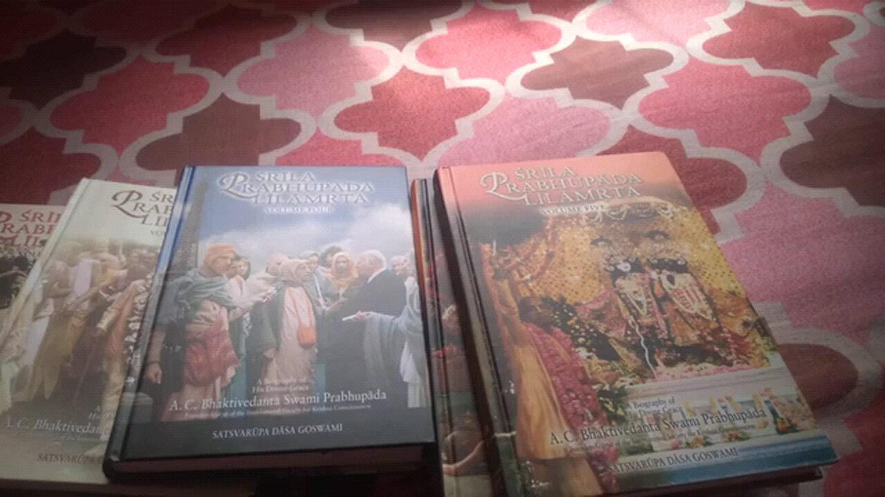 Srila Prabhupada Biography Set Review in Bengali.