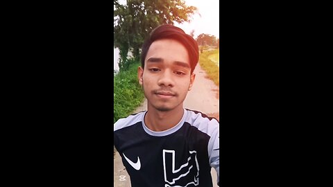 একটু দূরে দেখে জীবন ।। ভাবছি চলে আই।