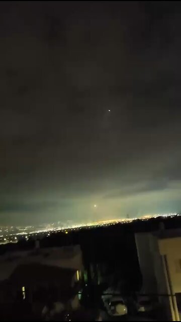 Israeli air defence trying to stop Iranian ballistic missiles