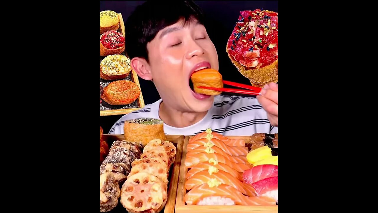 Sushi, fried lotus root cake