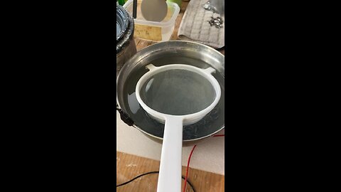 #anodizing a disc of #scrap #titanium 😊 #chemistry #metal #upcycling #recycle #craft #diy #jewelry