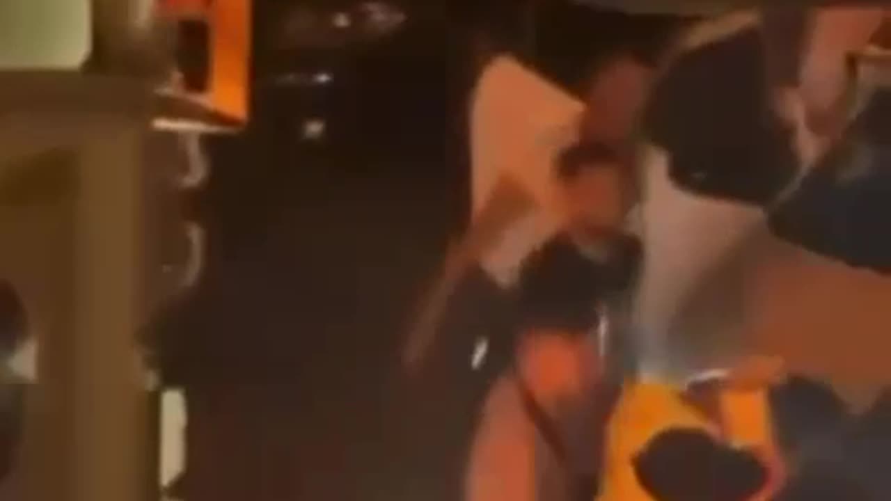 Athinë, policia në kërkim të shqiptarit me precedentë, dhunoi punonjësin e pastrimit publik