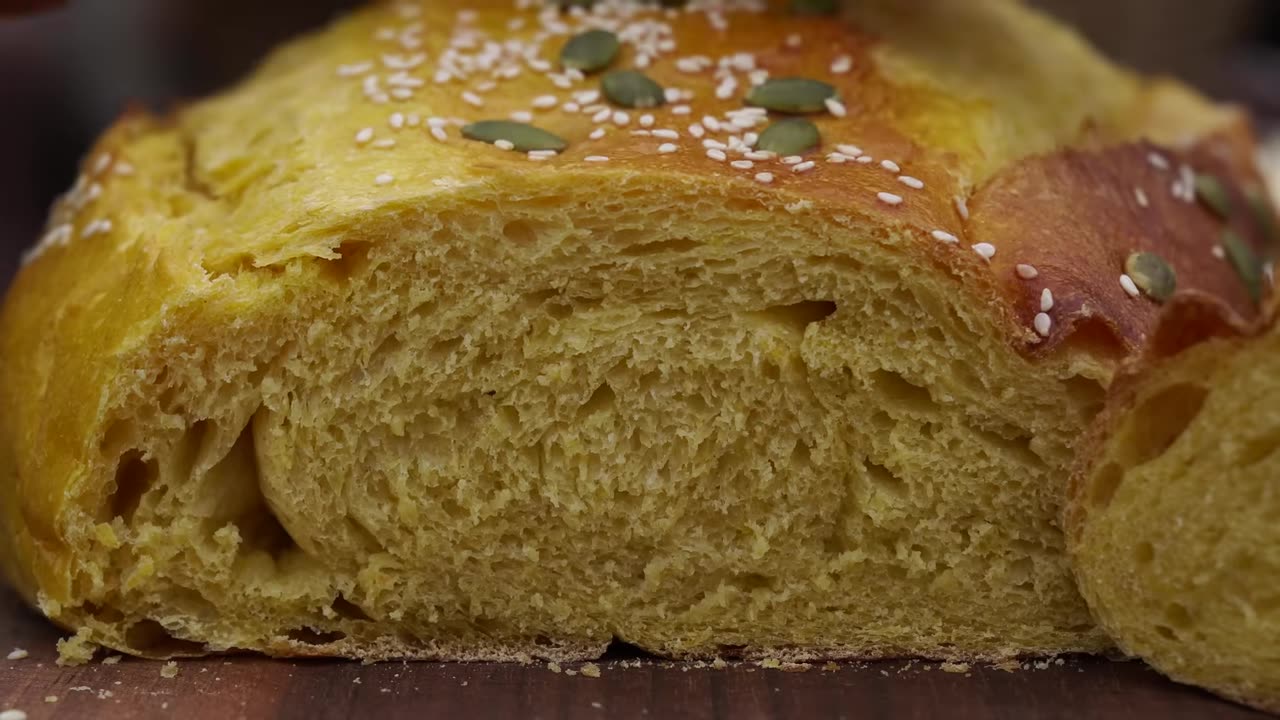 This Easy Pumpkin Bread Recipe is Simple, Delicious, and Perfect for Holidays